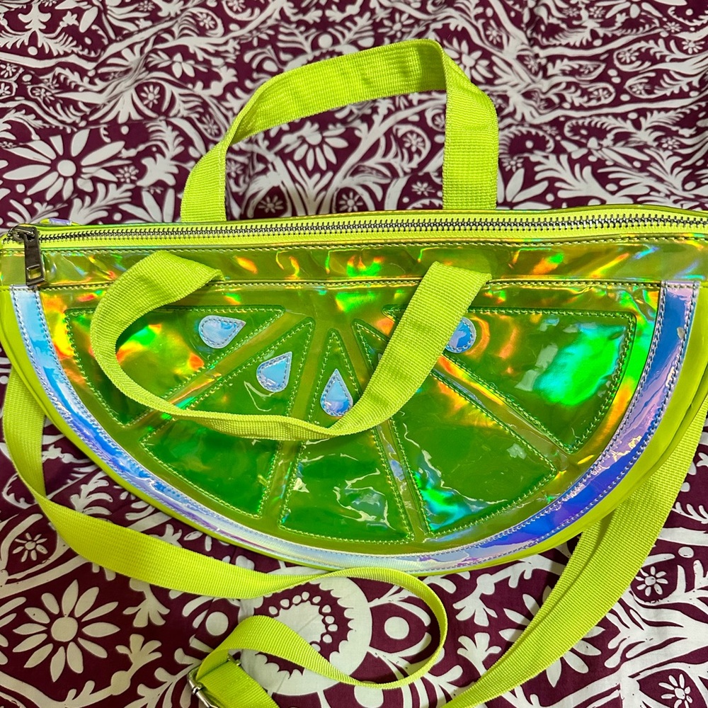 Current Mood-Dolls Kill Iridescent Lime Bag With Straps